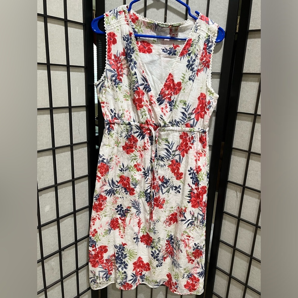 Eddie Bauer White Sleeveless Dress with Red Floral & Navy Accents Women SIZE 8